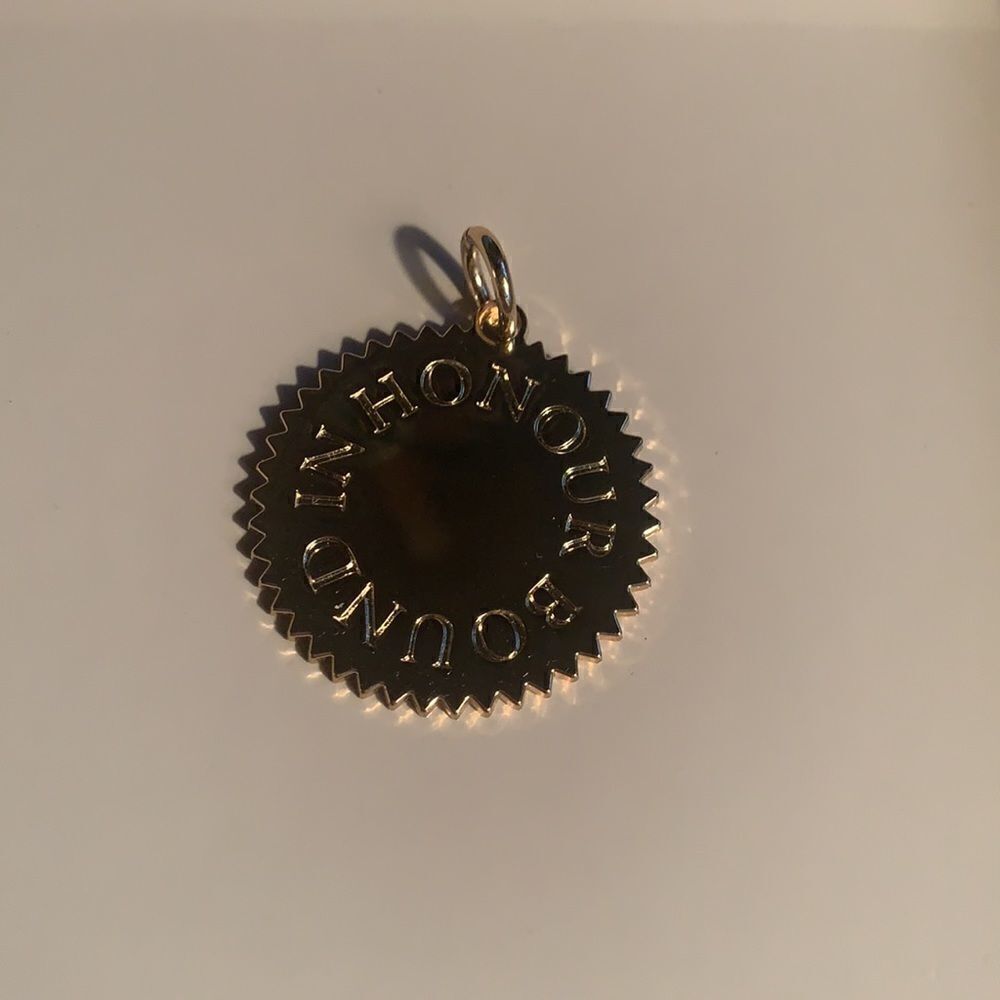 India Hicks Pendant - Honour Bound - Gold - New